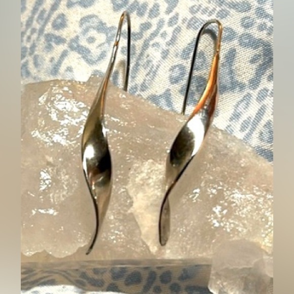 🌟NWOT STERLING SILVER EARRINGS, 2” Drop, Thick Band of a Silver Swirl, Bold 💃 - Picture 1 of 6